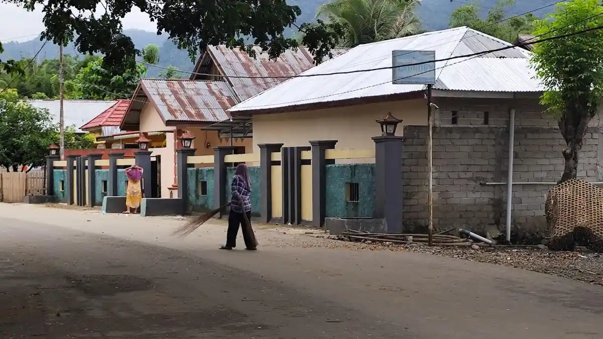 Penyapu Jalan Keluhkan Upah Belum Terbayar, Kadis DLHP Boalemo Gorontalo Angkat Bicara
