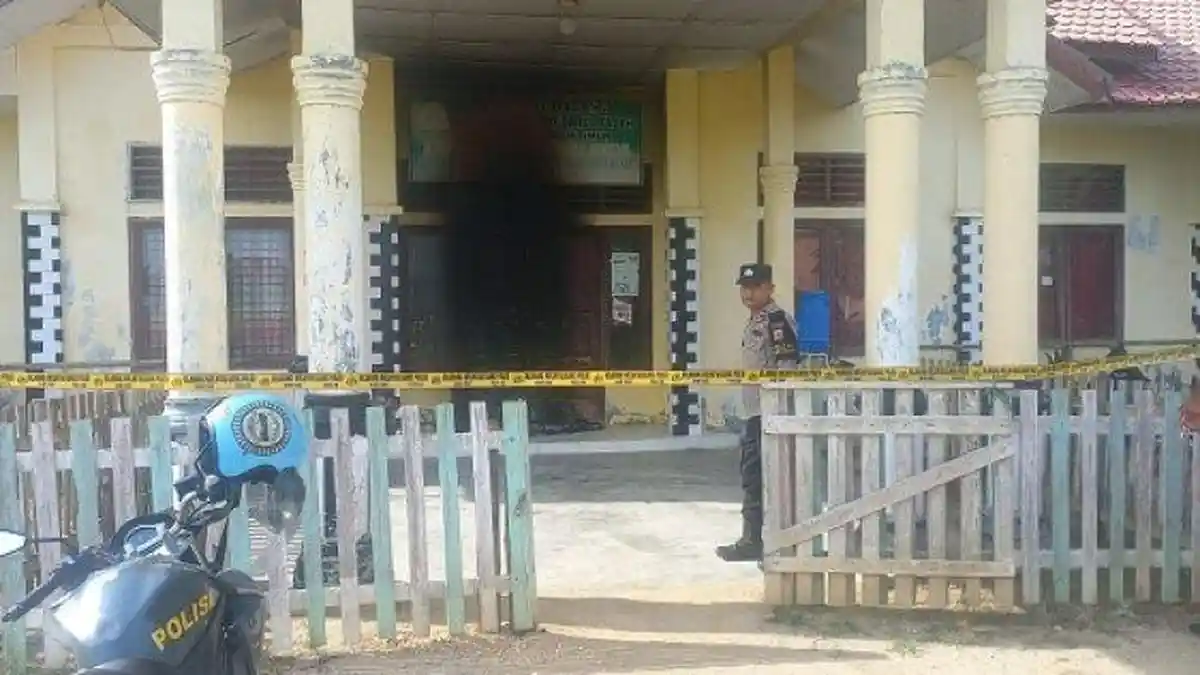Kantor Camat Darul Falah Aceh Timur Sengaja Dibakar