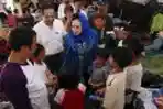 Melani Leimena Suharli Kunjungi Korban Kebakaran di Senen