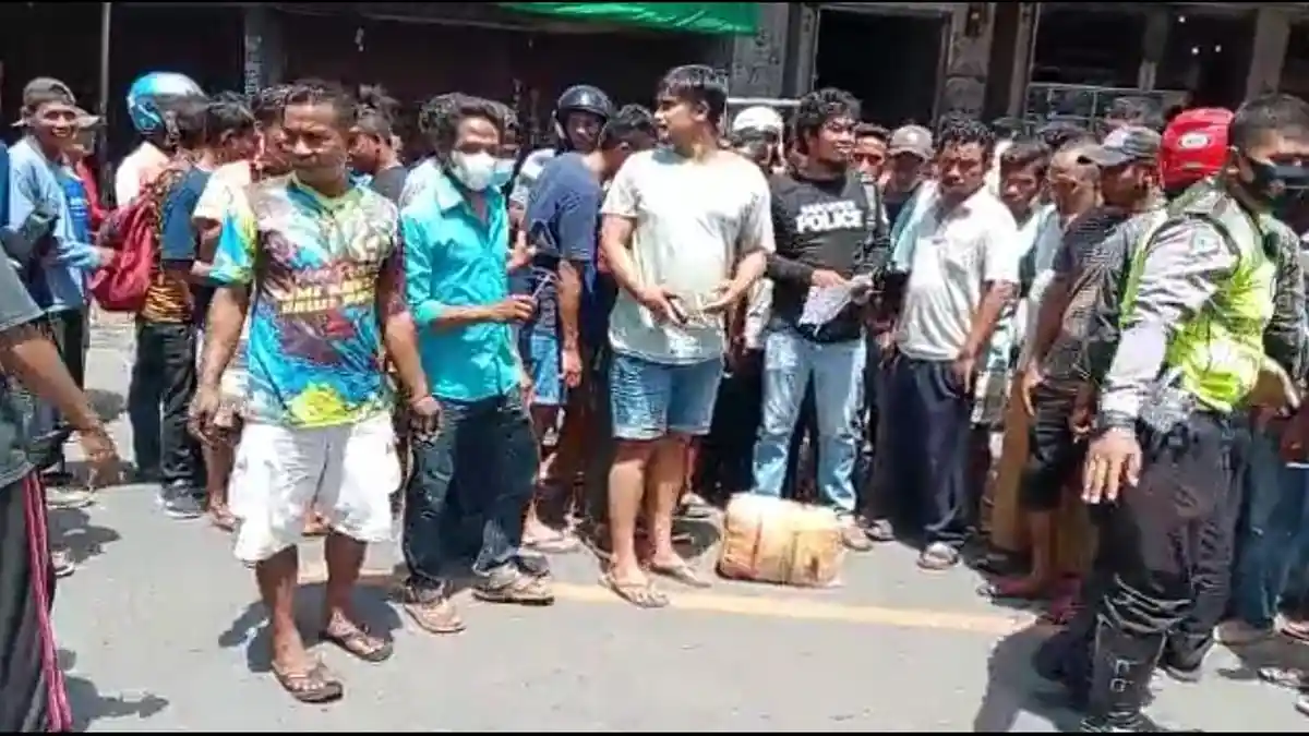 Kabur Dikejar Polisi, Pria di Dompu Buang Kardus Isi Ganja 2,8 Kg ke Pasar