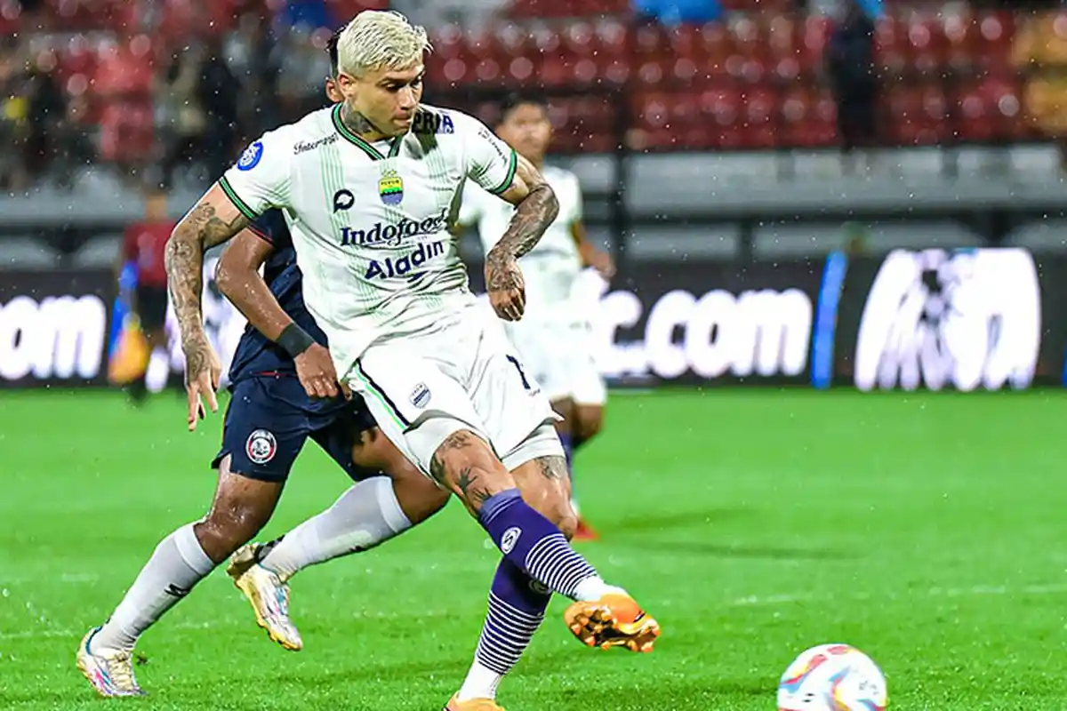 Luis Milla Akui Kesalahan Menarik 2 Pemain Ini Setelah Persib Unggul yang Berakhir Disamakan Arema