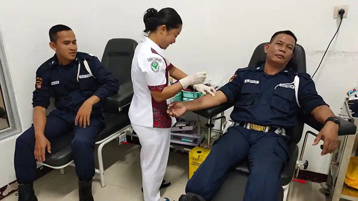 Peringati HUT Satpam ke-39, Polres Landak Komandoi Aksi Donor Darah
