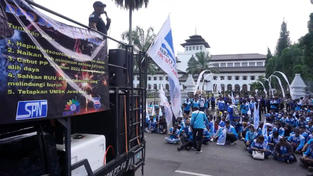 Buruh Khawatir Banding Pemprov Jabar Perpanjang Sengketa UMSK 2026, Perjuangan Bisa Tertunda 2 Tahun - Tribunjabar.id
