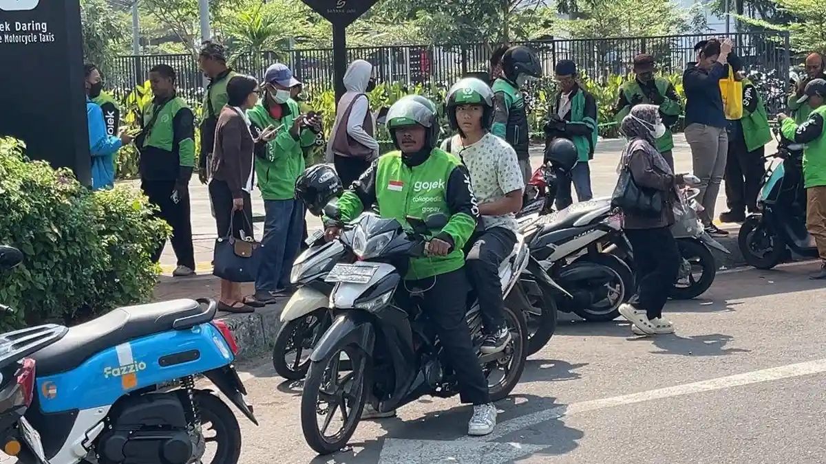 Potongan Aplikator Turun Jadi 8 Persen, Driver Ojol Malah Ketar-ketir, Khawatir Penghasilan Menyusut - Tribunjakarta.com