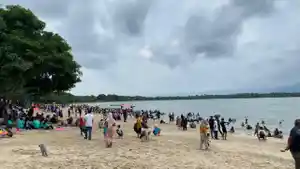 MOMEN-NATARU-Bagus-Beach-Walk4567.jpg