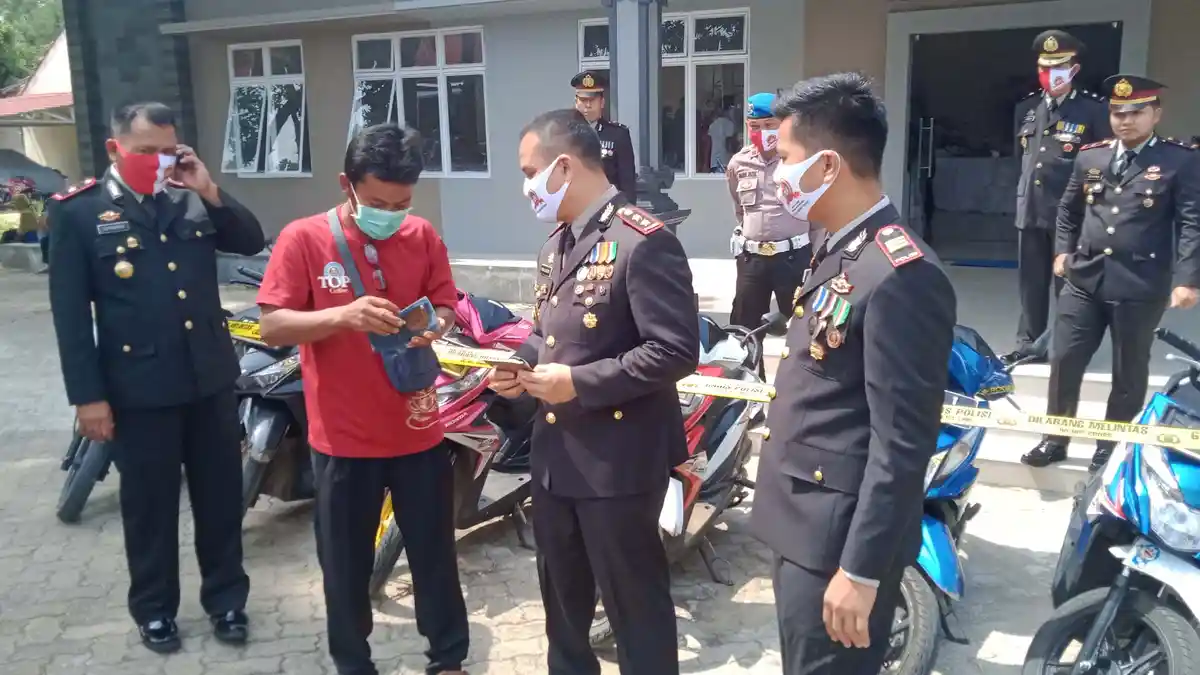 BREAKING NEWS Polres Lamteng Serahkan 8 Unit Motor Hasil Curian Kepada Pemiliknya