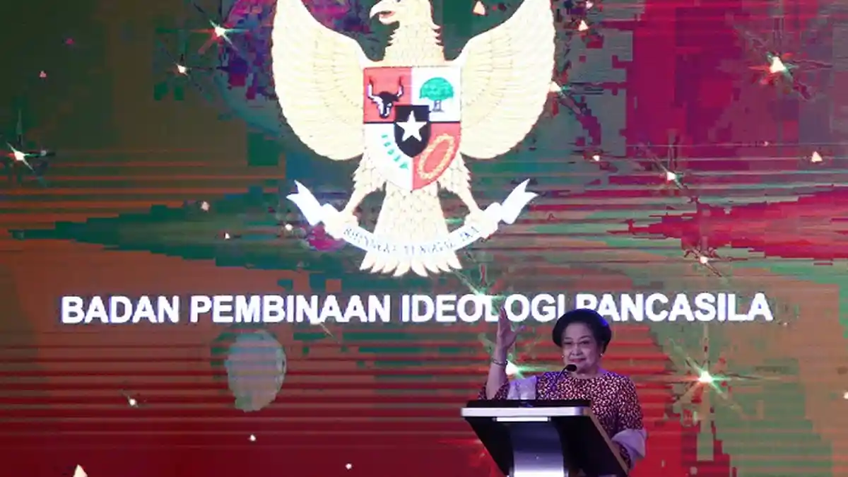 Megawati Sukarnoputri: Panglima TNI Perempuan, Why Not?