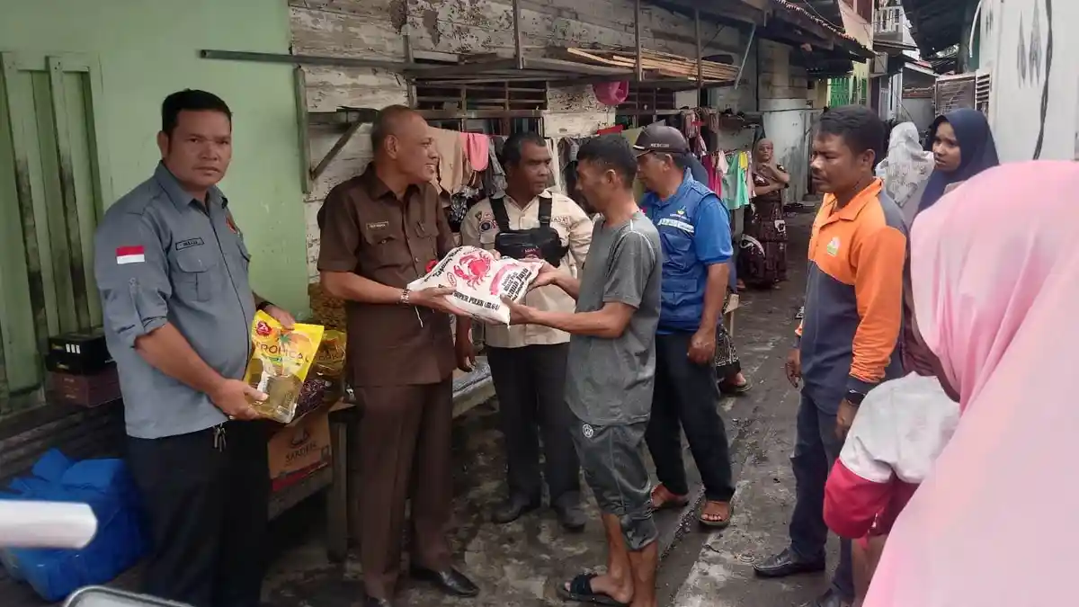 Pemko Lhokseumawe Salurkan Bantuan kepada Korban Kebakaran