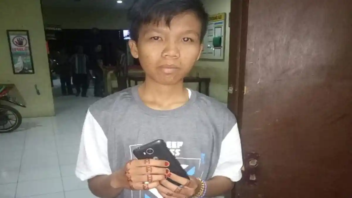 Mempelai Lelaki Ternyata Wanita, Resepsi Pernikahan Berantakan