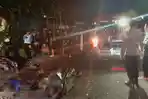 Dua-sepeda-motor-Honda-Beat-tergeletak-di-Jalan-Raya-Karangrejo-Tulungagung-Rabu-1352026.jpg