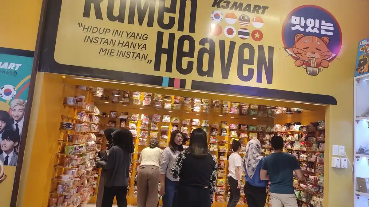 SERUNYA Menikmati Beragam Mie Ala Korea di K3Mart, Pengunjung Bisa Masak Sendiri