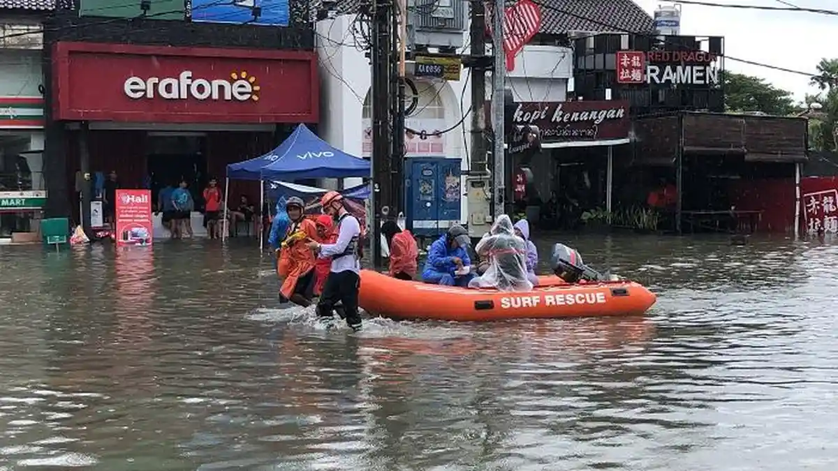 BANJIR di Kawasan Pariwisata, Ribuan Cancel Booking dari Australia, Simak Komentar PHRI  