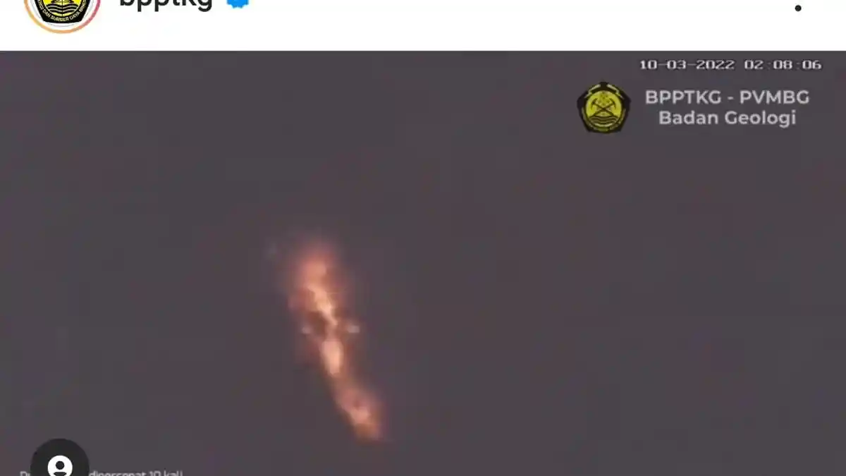 Gunung Merapi Keluarkan Awan Panas Guguran, 193 Warga Dievakuasi ke Balai Desa Glagaharjo Sleman