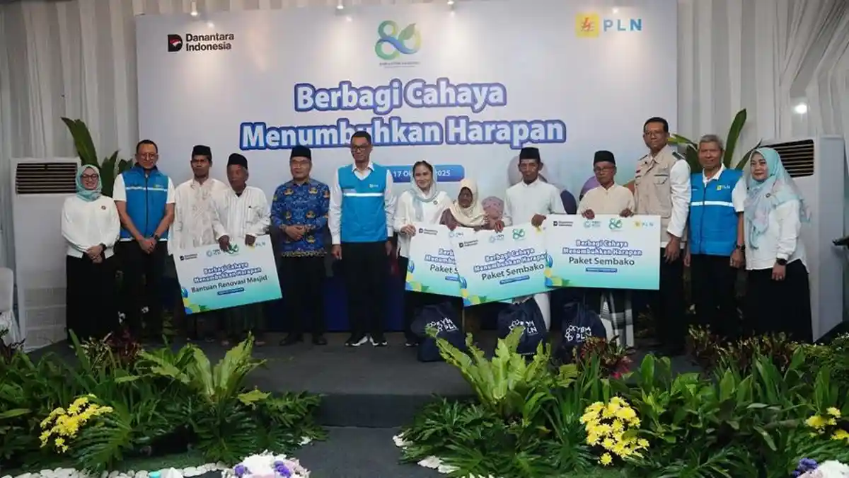 Dirut PLN Salurkan Bantuan Sambung Baru Listrik Gratis dan Santunan di Bantul