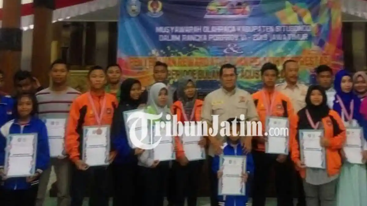 Bupati Situbondo Beri Penghargaan Ratusan Atlet Berprestasi