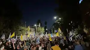 Demonstran-Ngamuk-Terobos-Rumah-PM-Israel-Netanyahu.jpg