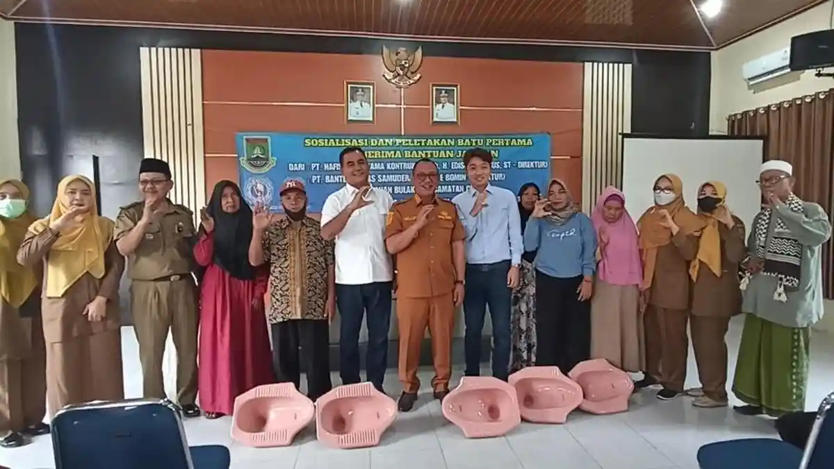 20 Warga di Kota Cilegon Dapat Bantuan Jamban, Helldy Ungkap Masih Banyak yang Belum Dapat