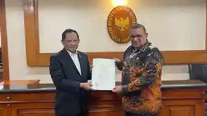 20231208_Pj-gubernur-papua-barat-daya-dan-mendagri-tito-karnavian.jpg