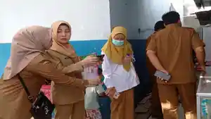 Dinas-Pendidikan-Palembang-dan-tim-terkait-mengecek-ke-SDN-39.jpg