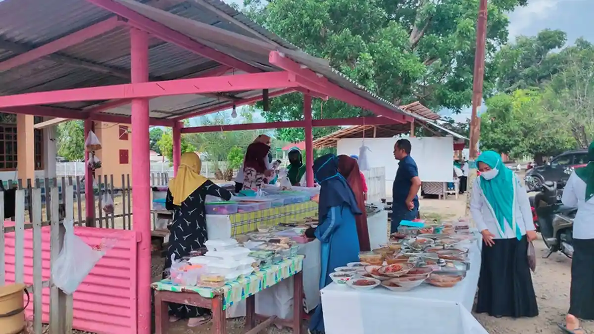 Jelang Buka Puasa, Warga Serbu Jajanan Takjil, Frida: Sehari Bisa Untung hingga 1 Juta