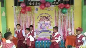 hari-pertama-sekolah_SD-Negeri-1-Pasar-Singkil-Hias-Sekolah-Sambut-Siswa-Baru.jpg