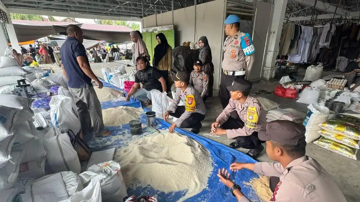 Mengendalikan Lonjakan Harga