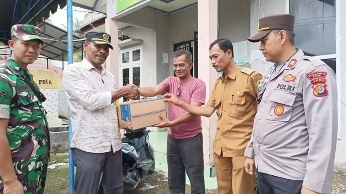 Anggota DPRK Pidie Bantu Korban Banjir di Batee, Begini Kondisi Korban Bencana Ini