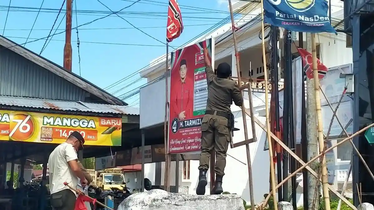 Masa Tenang APK Masih Bertebaran, Bawaslu Aceh Barat Lakukan Pembersihan