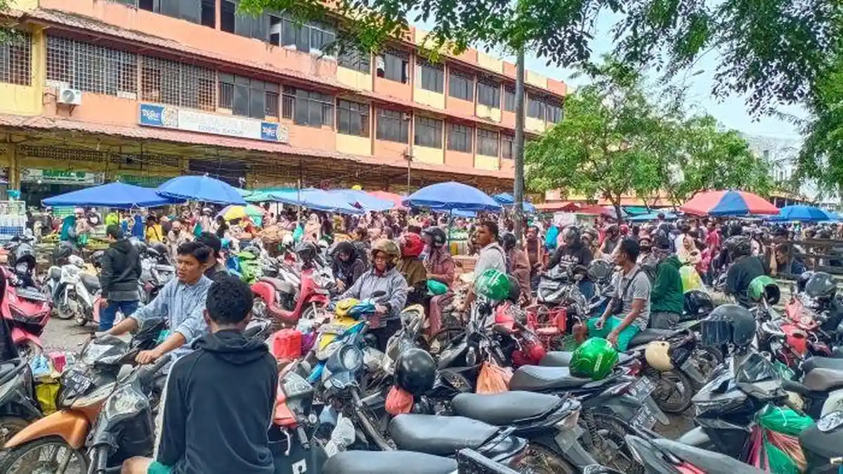 Warga Batam Berjubel di Pasar Tos 3000 Batam, Diprediksi 3 Kali Lipat dari Hari Normal