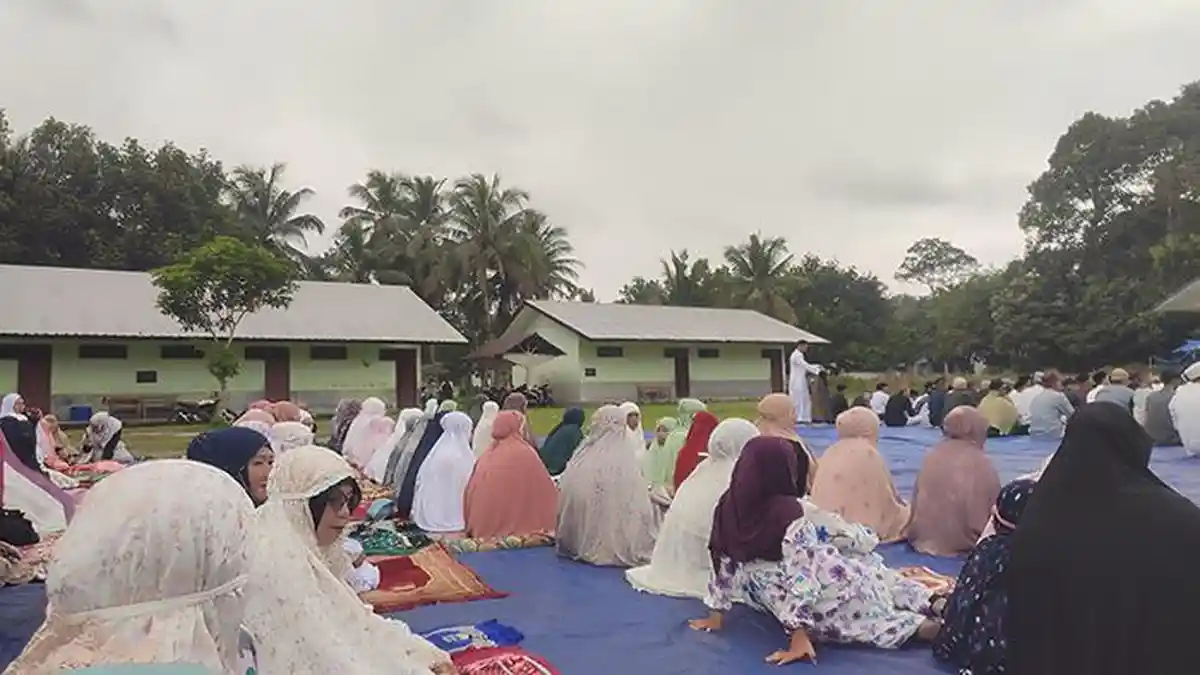 Doa dan Tangis di Desa Lopian Tapteng, Salat Id Berjalan Khidmat PascaBencana