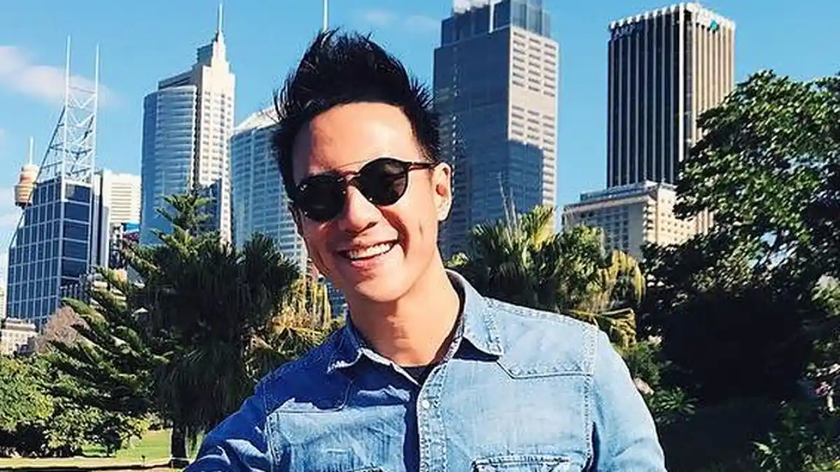 Support Usaha Teman, Daniel Mananta Pakai dan Promosikan Lipstik Milik Cathy Sharon, Cucok Eim!