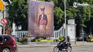 Kubu-Lembaga-Dewan-Adat-LDA-mulai-blak-blakan-umumkan-Pakubuwono-XIV-Hangabehi.jpg