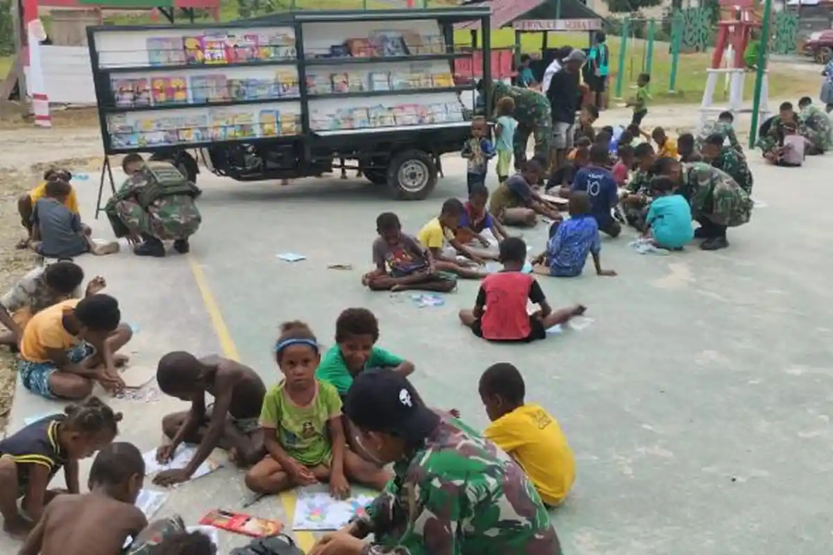 Program Teman Pace Letkol Petir Ajak Anak-Anak Membaca, Mewarnai dan Bermain dengan Motor Pusling