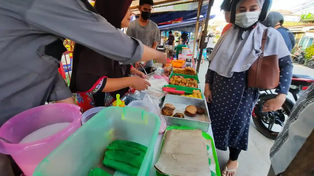 Geliat UMKM Samarinda di Pasar Ramadhan 2021, Menu Urap Mihun Ludes, Es Buah Acil Odah Laris