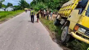 mengalami-patah-tulang-pada-kaki-kiri.jpg