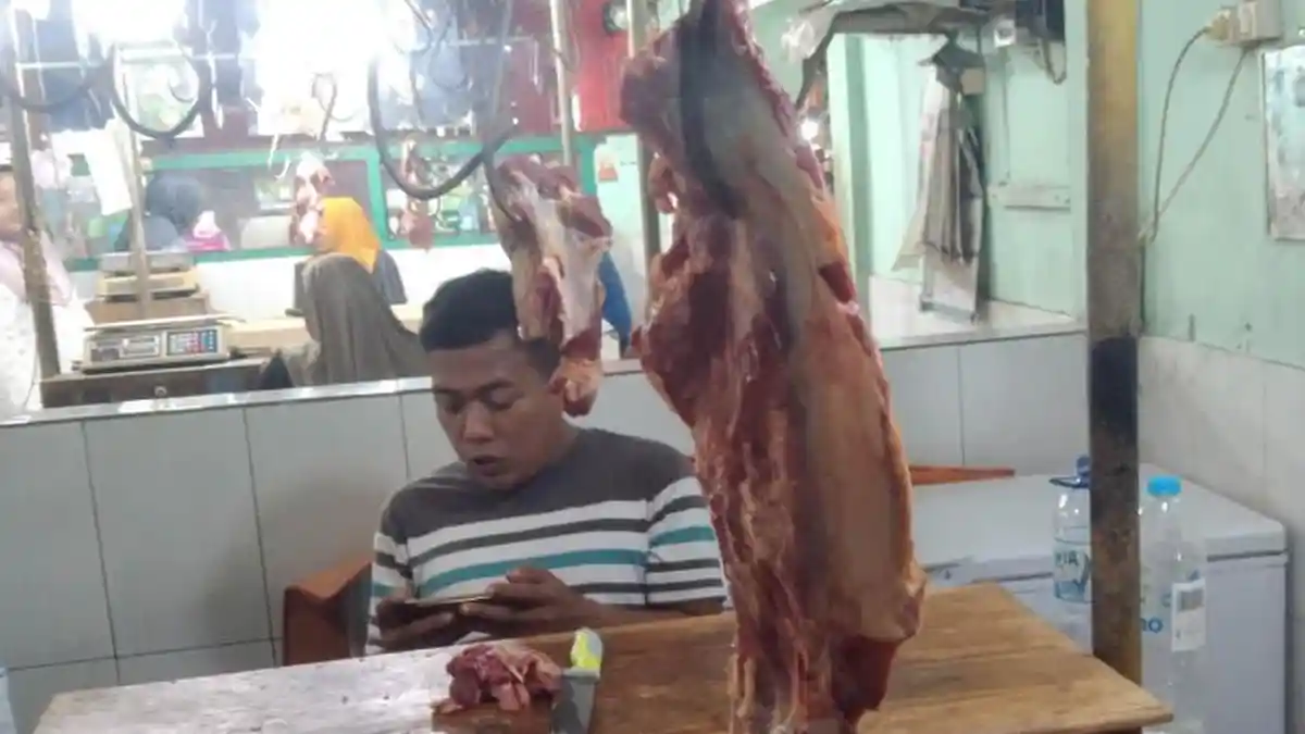 Jelang Idul Adha Harga Daging Sapi Stabil, Sedangkan Ayam Turun