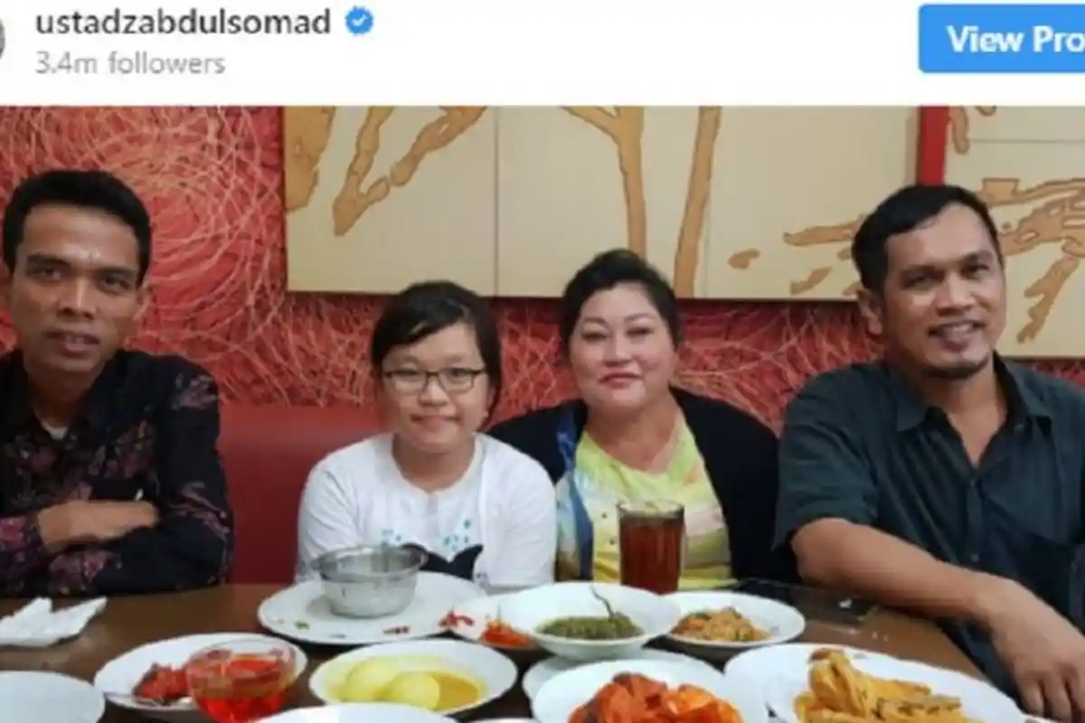 Unggah Foto Bareng Seorang Ibu & Anaknya di Akun Instagram, Ustaz Abdul Somad Tuai Pujian Netizen