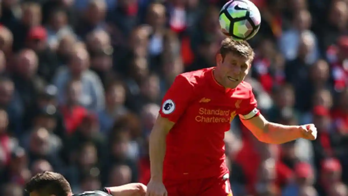 Kondisi James Milner Usai Mengalami Luka di Pelipis