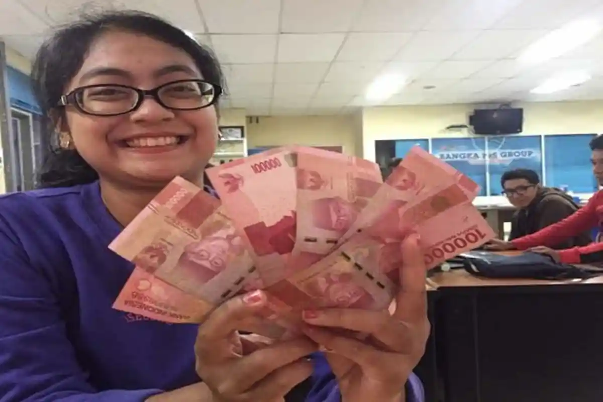 KABAR GEMBIRA Sebanyak 1,6 Juta Guru Honorer Mendapat Subsidi Gaji Rp 2,4 Juta Sampai Akhir Tahun