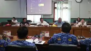 Rapat-Pembahasan-7-Ranperda-dengan-sejumlah-OPD-di-Lingkungan-Pemko-Pematangsiantar11.jpg