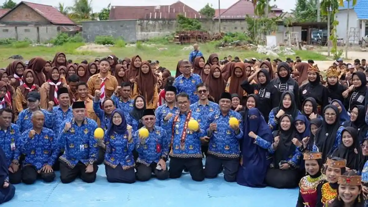 Panen Melon Hidroponik di SMAN 6 Samarinda, Akmal Malik: Mulai Sukses dari Hal Kecil
