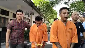 Oknum-pegawai-kontrak-yang-bertugas-di-Satpol-PP-Jembrana-serta-tersangka-sabu-lain.jpg