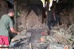 pembuatan-arang-di-Pasawahan-Purwakarta.jpg