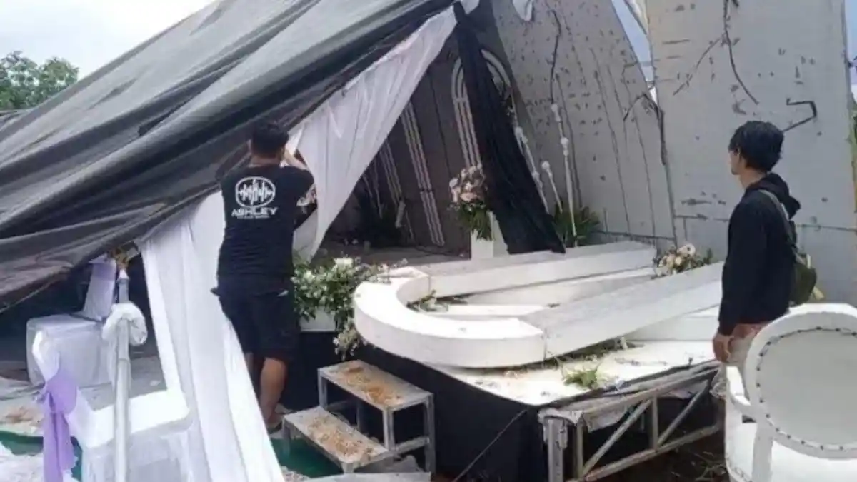 Langit Mendadak Jadi Gelap, Tamu Pesta Pernikahan Berhamburan Menyelamatkan Diri