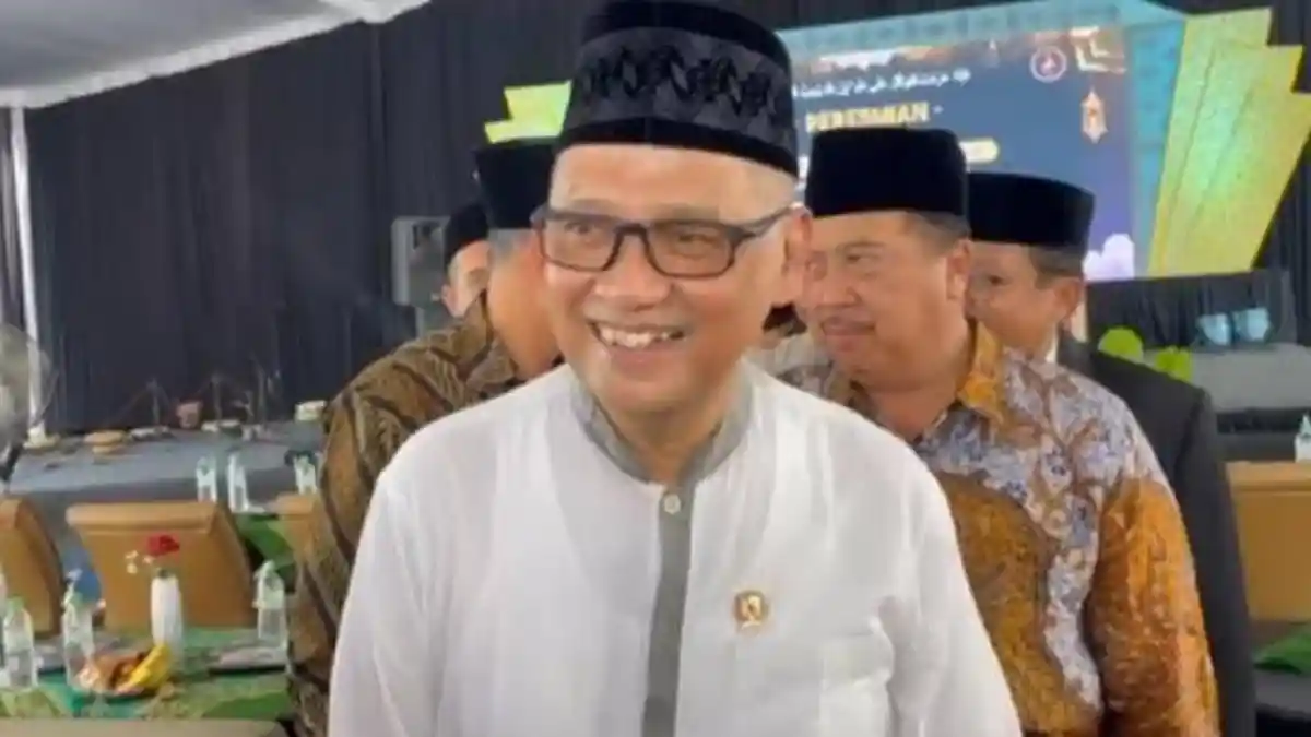 Sorotan Kemenhaj: Saat Menteri Irfan Yusuf Tunjuk Anak Jadi Staf Ahli