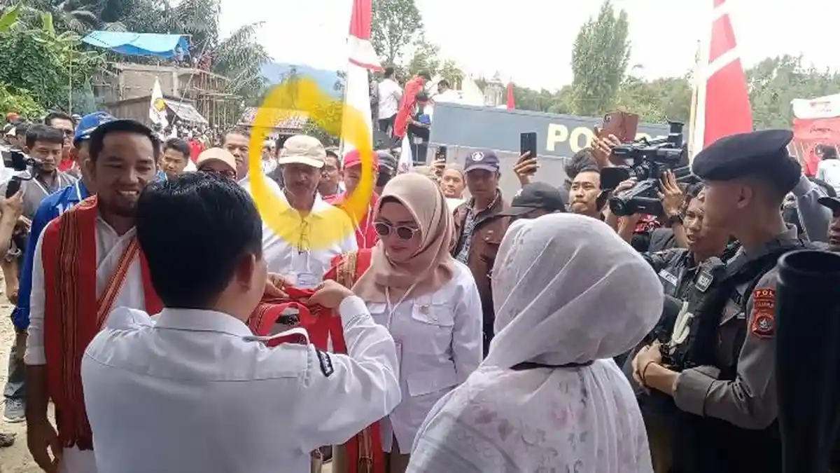 Paslon Ruslan-Idha Daftar ke KPU Mamasa Didampingi Pengusaha Sukses di Bali