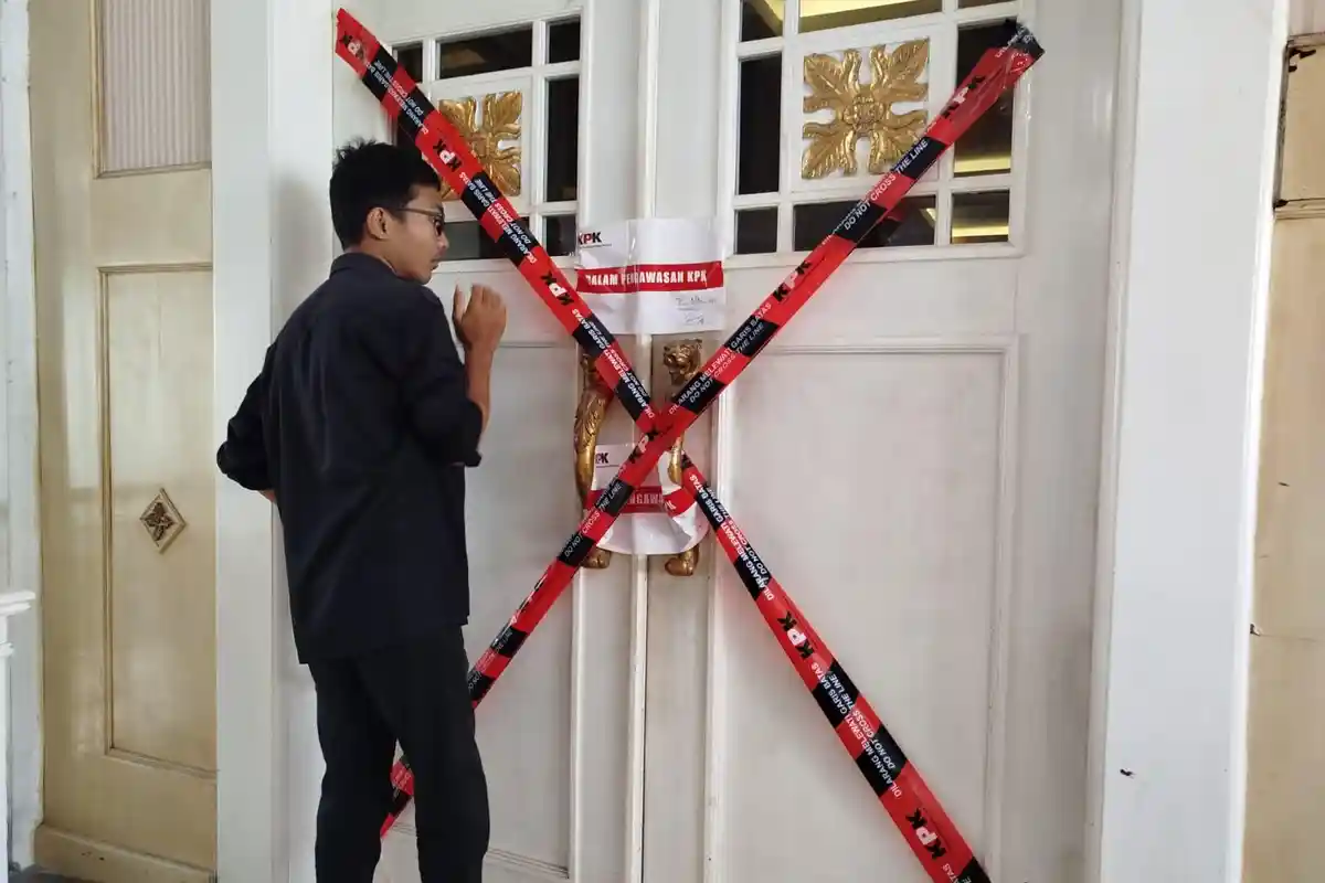 Buntut OTT KPK, Ruang Kerja Bupati Ponorogo dan Sekda Disegel