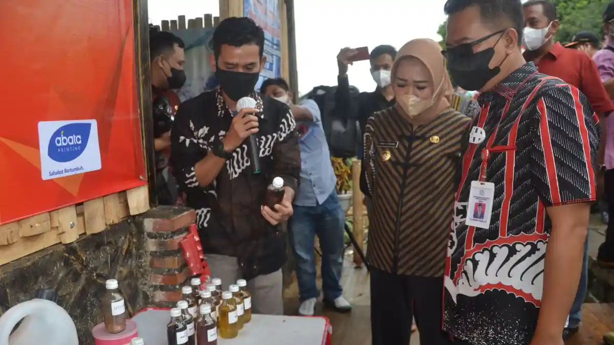 BUMDes di Purbalingga Ini Ubah Sampah Plastik Jadi Bahan Bakar Minyak Setara Solar dan Bensin