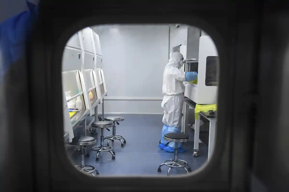 Pasien yang Diisolasi Tak Boleh Dijenguk Keluarga, RSUP Persahabatan Sediakan Alat Komunikasi