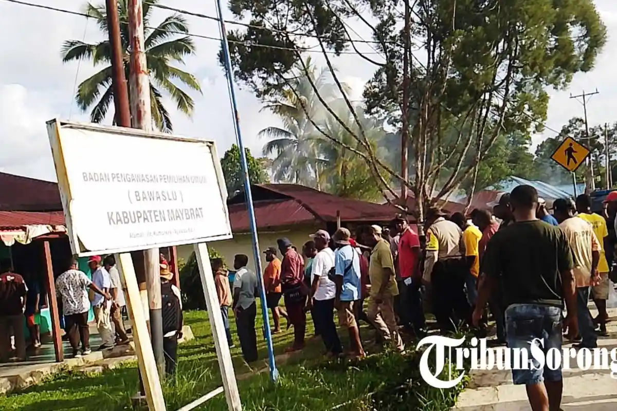 Tim Hukum Laporkan Dugaan Kekerasan Terhadap Pendukung Paslon KorZa ke Bawaslu Maybrat